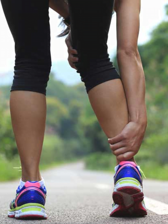 Leg Cramps Remedies: जानें क्यों होती है पैरों में ऐंठन, ये हैं बचाव के उपाय